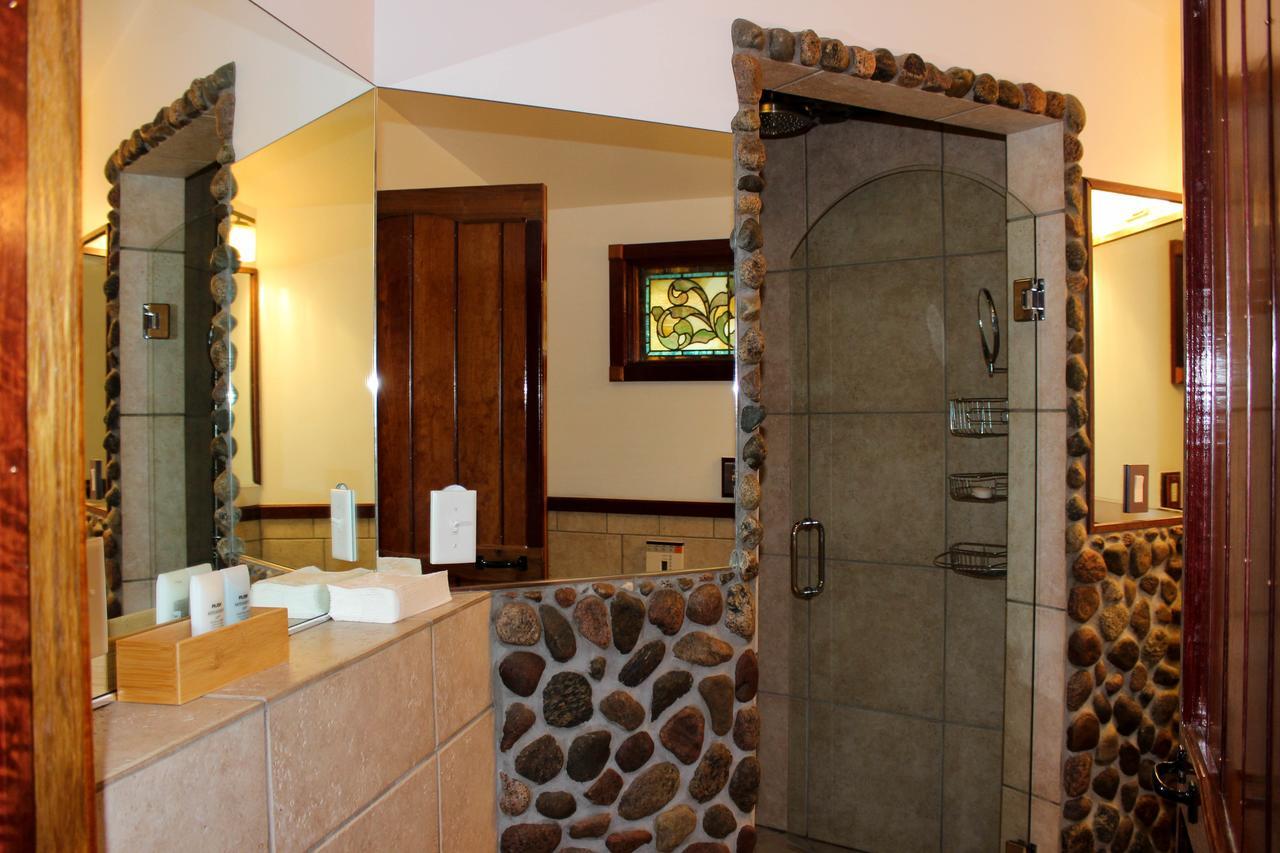 New Park Retreat Hotel Ithaca Zewnętrze zdjęcie